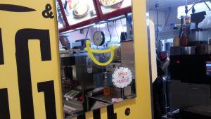 スマイルよし！ 笑顔を確認できる鏡