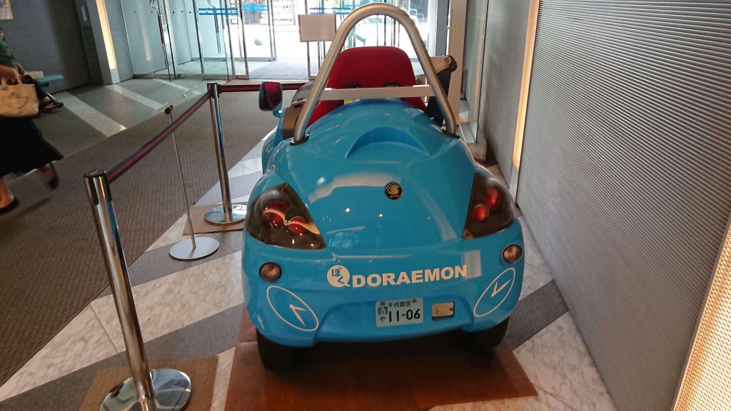 電気自動車に変身したドラえもん